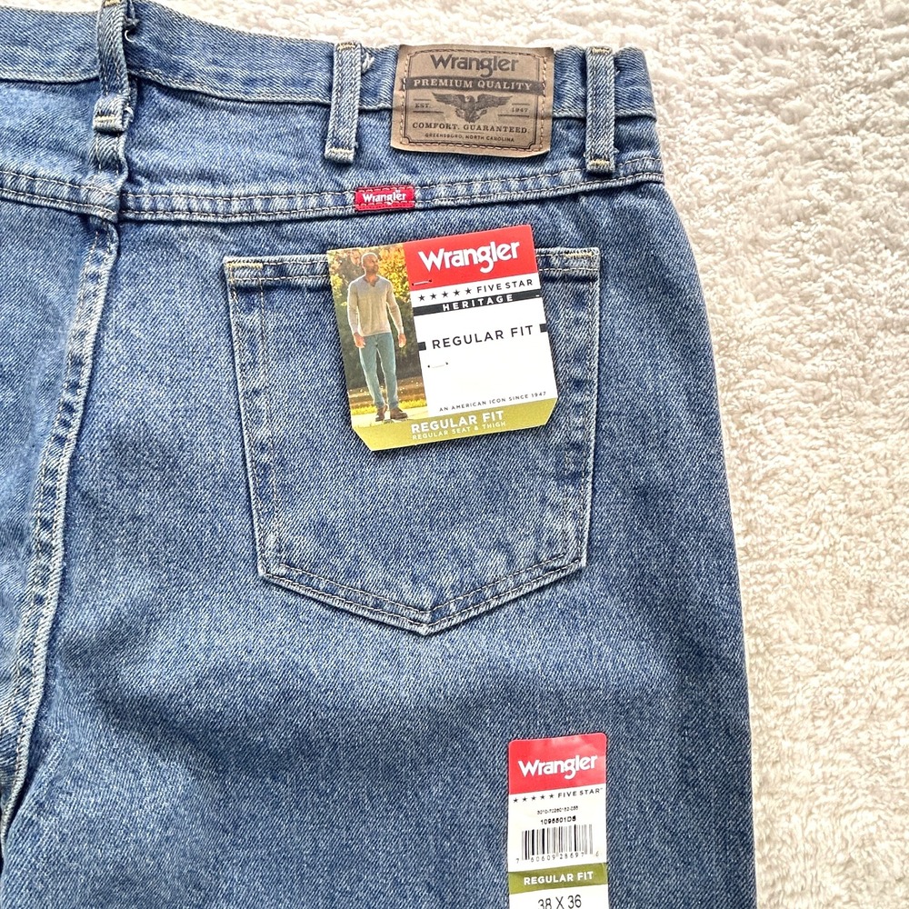 Wrangler Jean Men's 38X36 Blue Dark Wash Stretch Denim Regular Fit - Picture 4 of 10